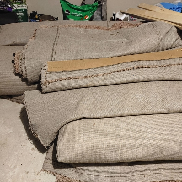 Carpet - Picture 3 of 3